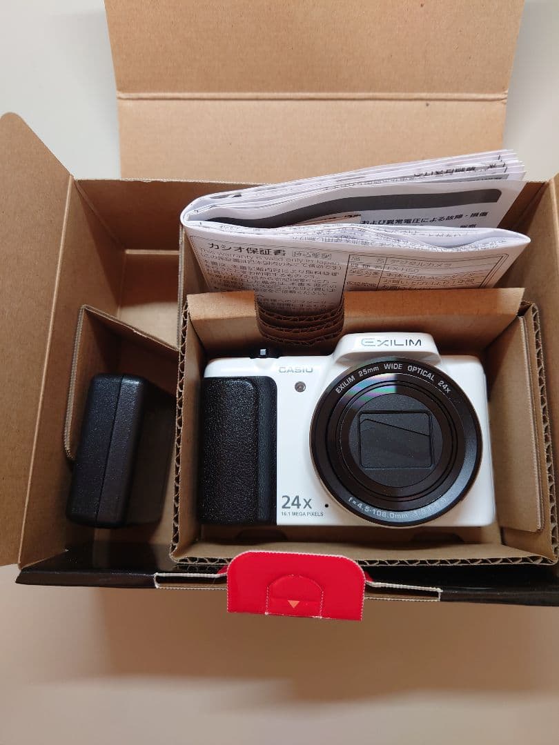 ほぼ未使用！　CASIO EXILIM EX-H50 コンパクトデジタルカメラ