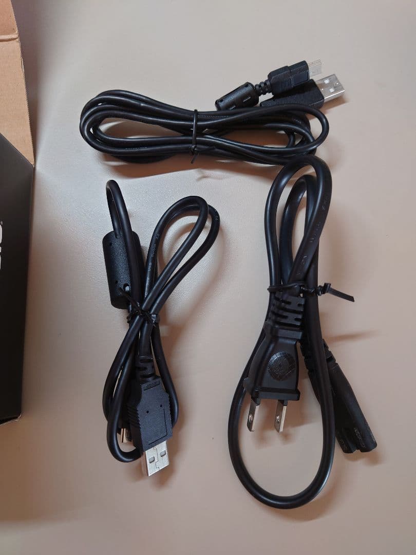 ほぼ未使用！　CASIO EXILIM EX-H50 コンパクトデジタルカメラ