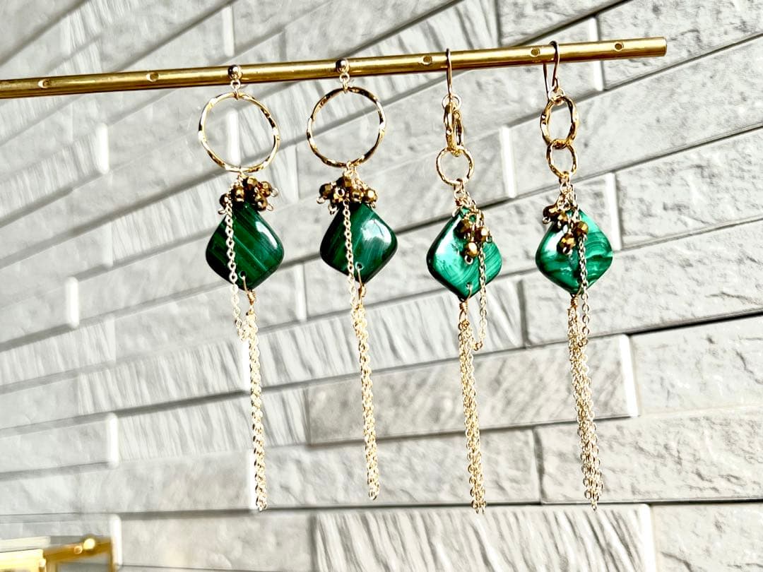 【クレオパトラの愛した…】(右)