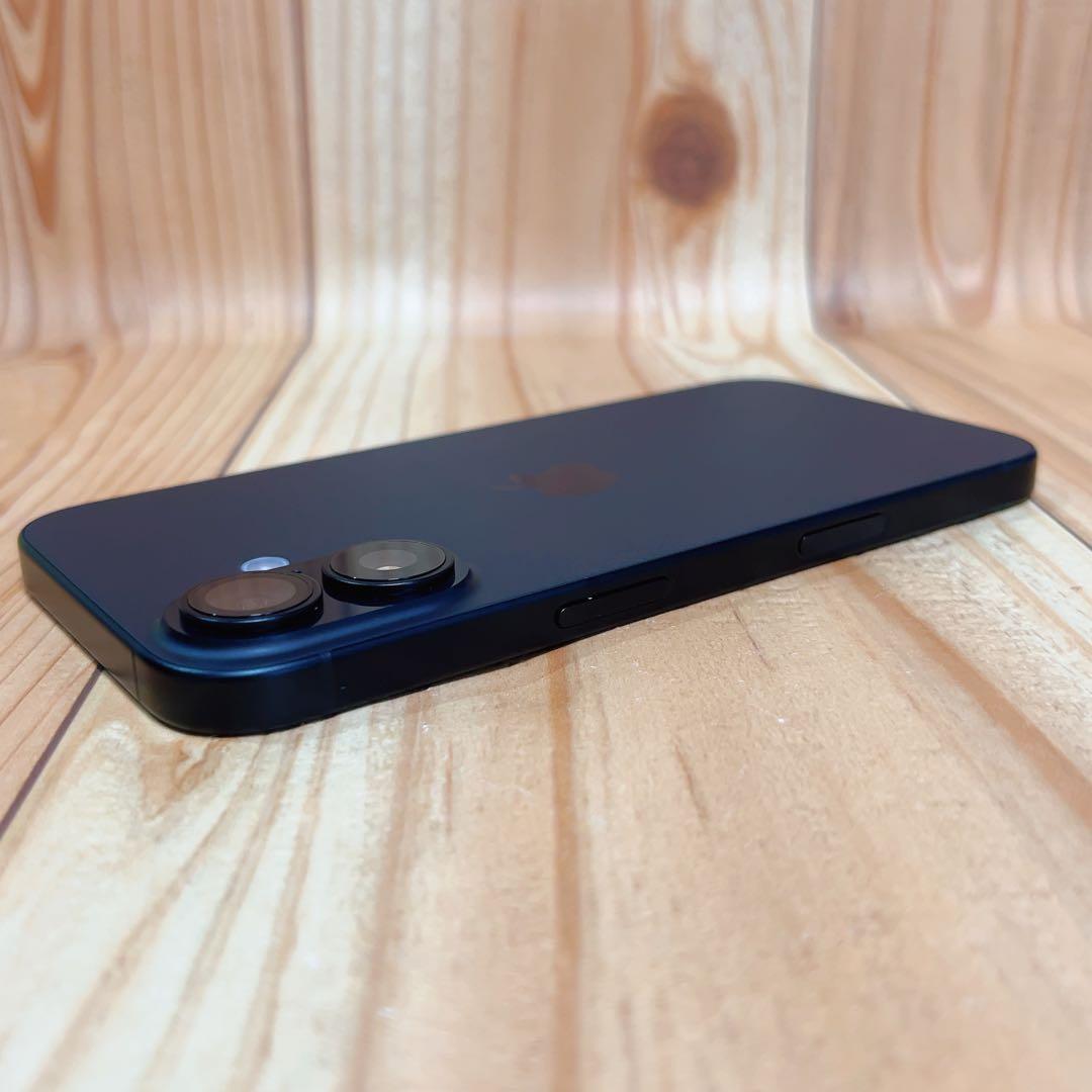 美品 SIMフリー 本体 iPhone 16 128 GB ブラック558