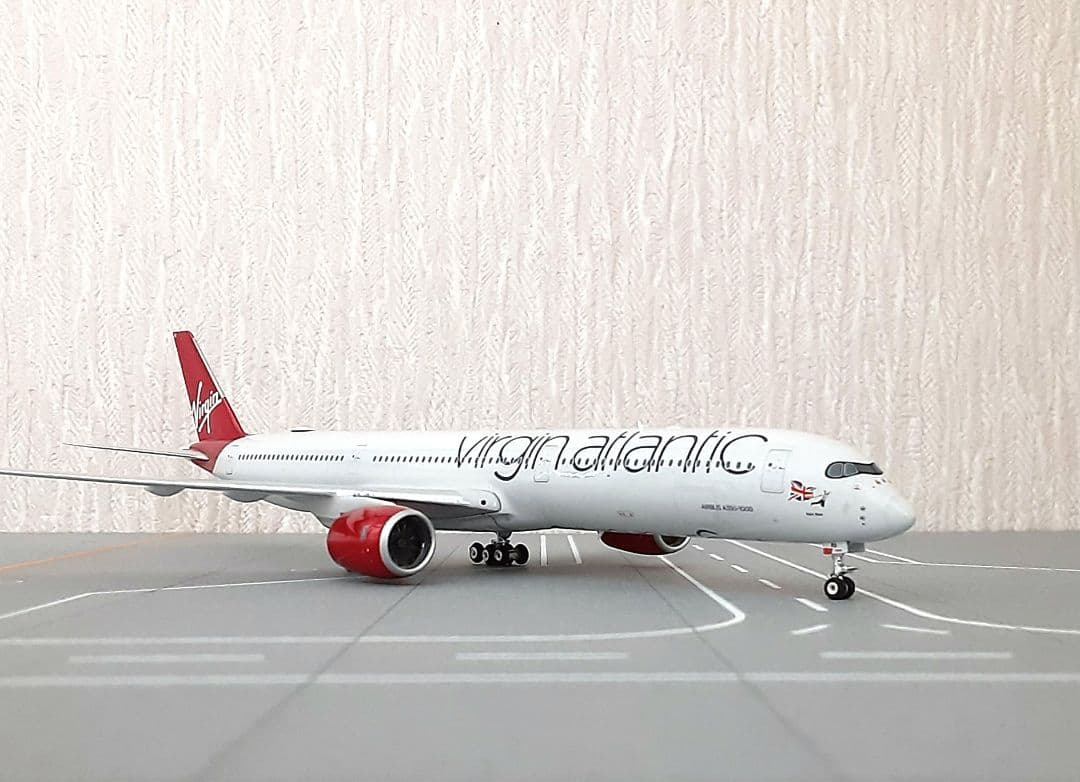 ヴァージンアトランティック A350-1000　ロンドンヒースロー空港