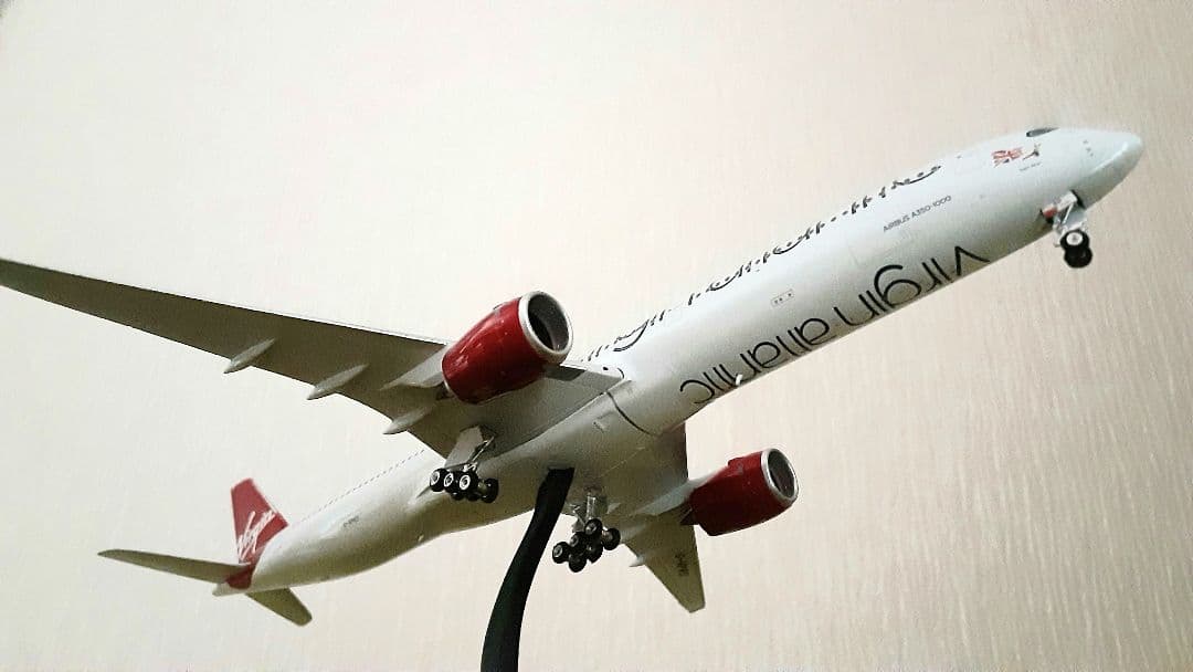 ヴァージンアトランティック A350-1000　ロンドンヒースロー空港