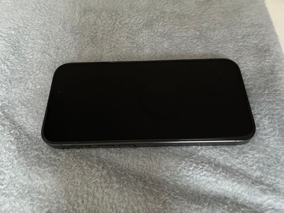 iPhone15Pro 256G ブラックチタニウム