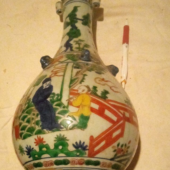 中国陶磁器　明万歴赤絵浮き彫り壺