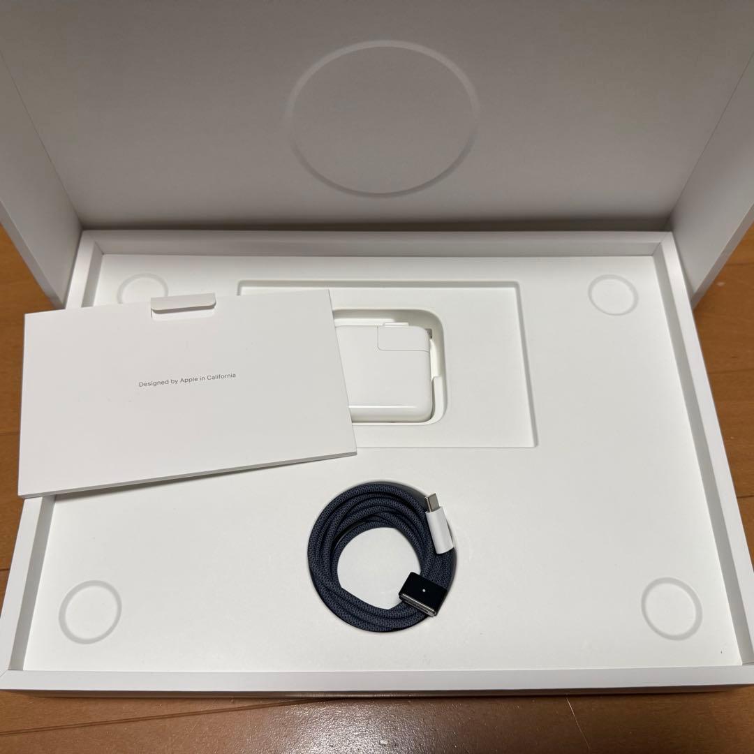 MacBook本体 MacBook Air 13 M3 16GB / 256GB