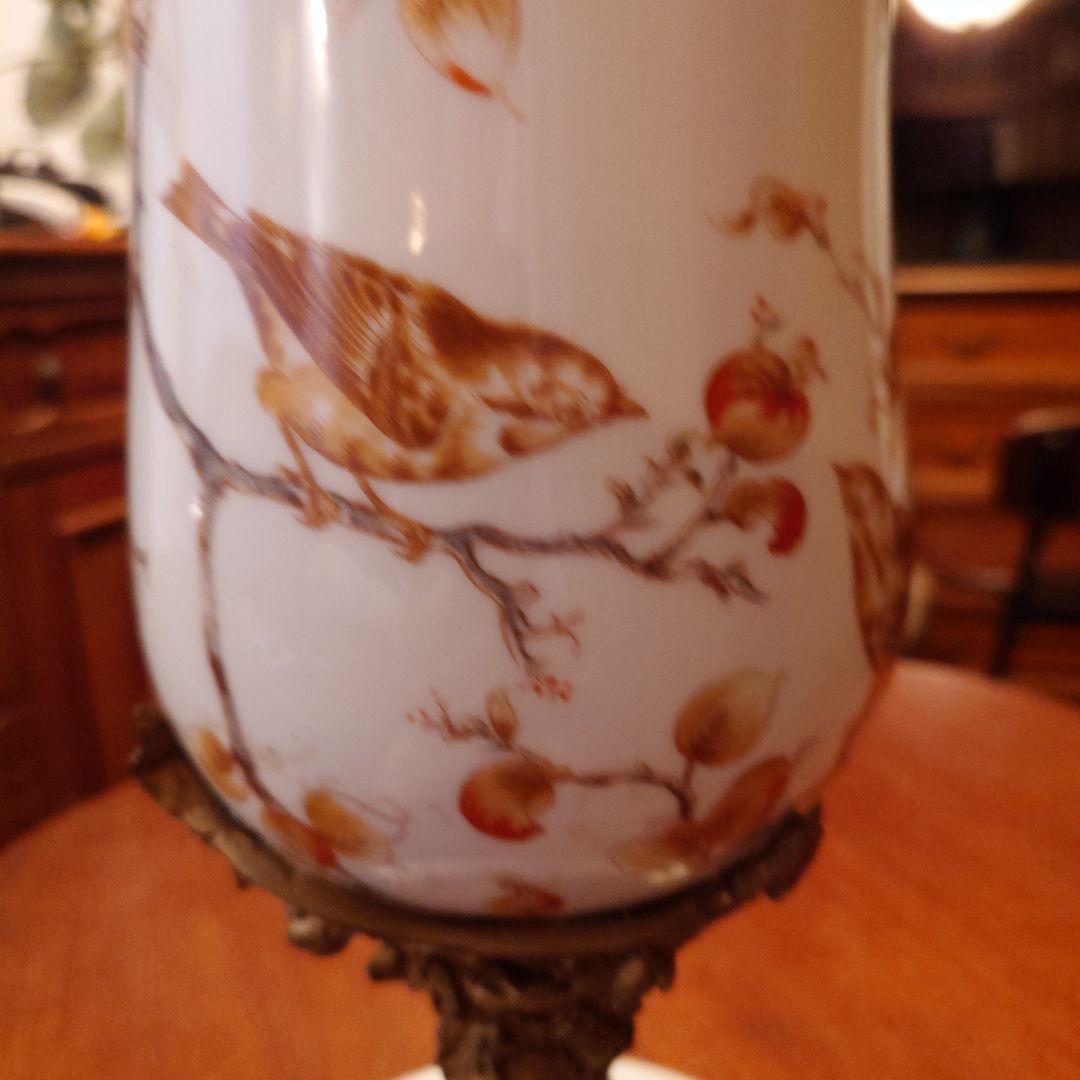 鳥と枝の陶器製花瓶
