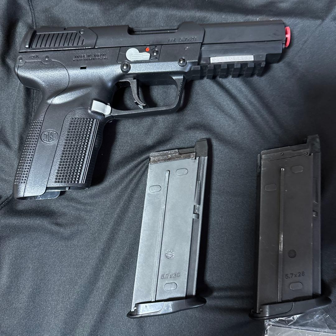 東京マルイ FN5-7 ガスガン マガジン2個付き