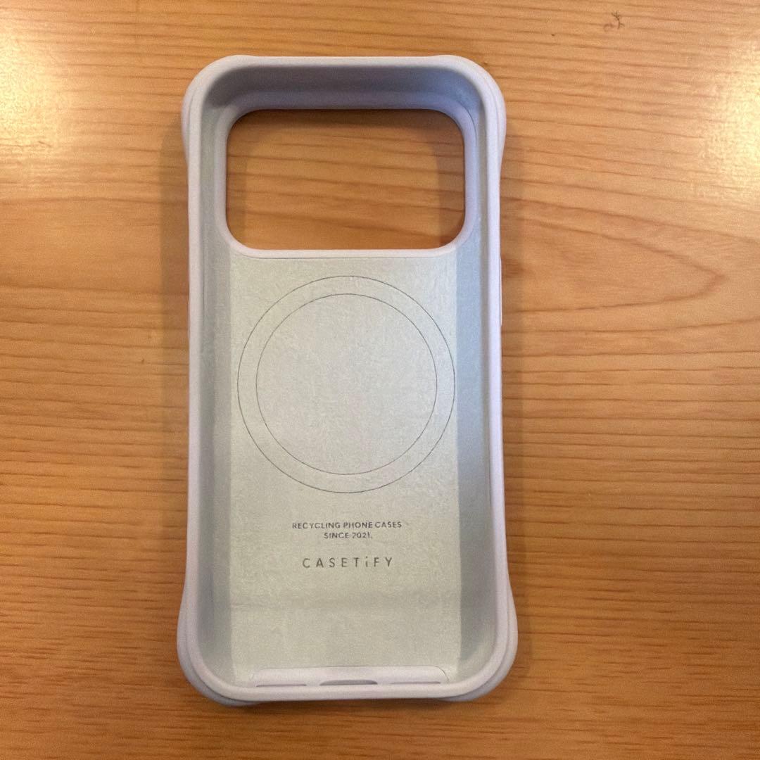 CASETiFY iPhone17Proケース　ニチニチソウ