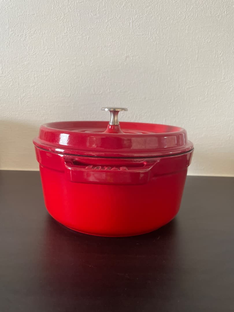 【お値引きしました！】STAUB 両手鍋22cm 赤