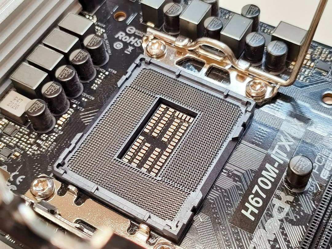 ASRock H670M-ITX/ax | PCIe 5.0対応・14世代対応