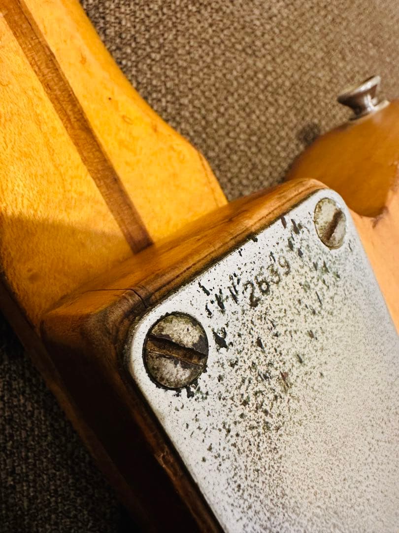 詳細不明、年代物のビンテージテレキャス（リペア工房にて組み上げ）