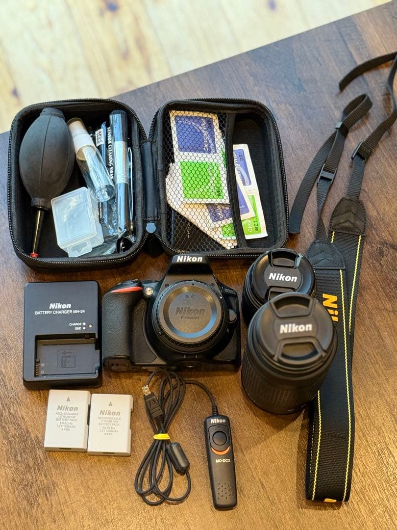 Nikon D5600 ダブルズームキット　極美品