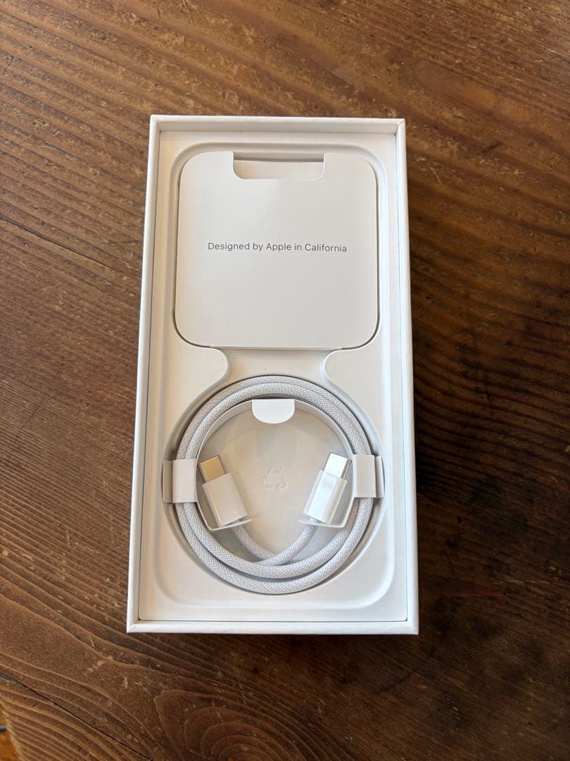 【美品】iPhone 15 Pro 256GB 国内版SIMフリー