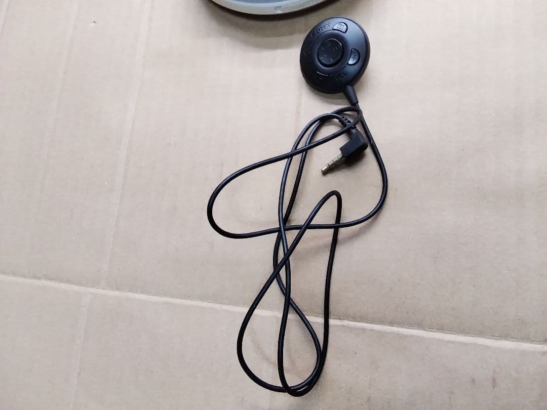 明*門様 SONY　CDウォークマン　D-NE241　未使用　リモコン一部のみ