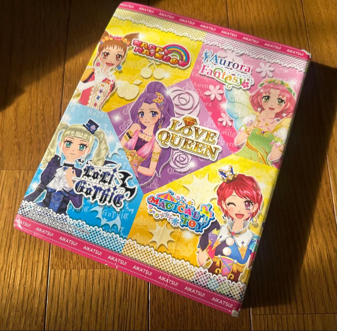 アイカツカード 大量まとめ　100枚以上　セット　ホルダー付き！