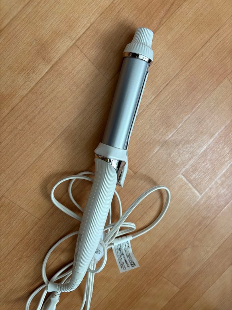 ホワイト カールヘアアイロン（リファ）