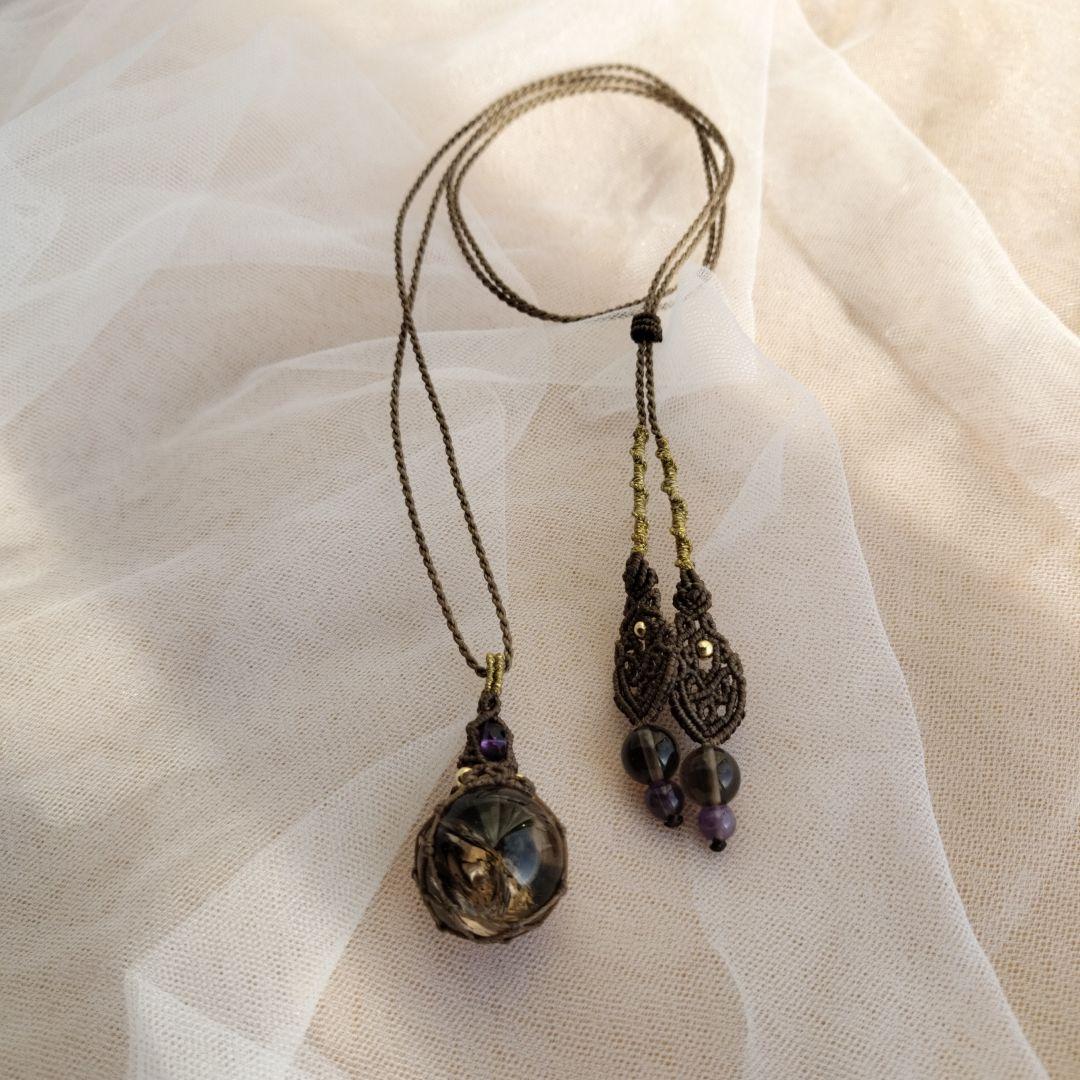 アイリススモーキークォーツ　アメジスト　マクラメ編みネックレス