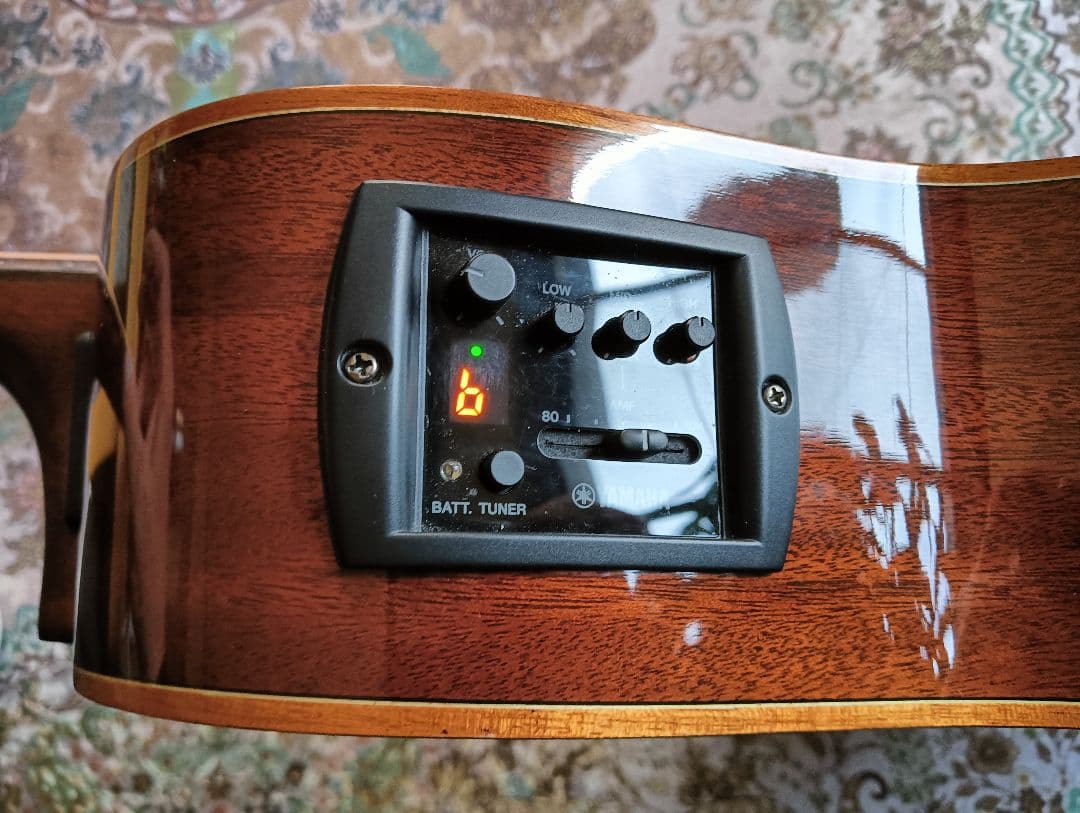 ヤマハ　エレアコ　ギター　A1M