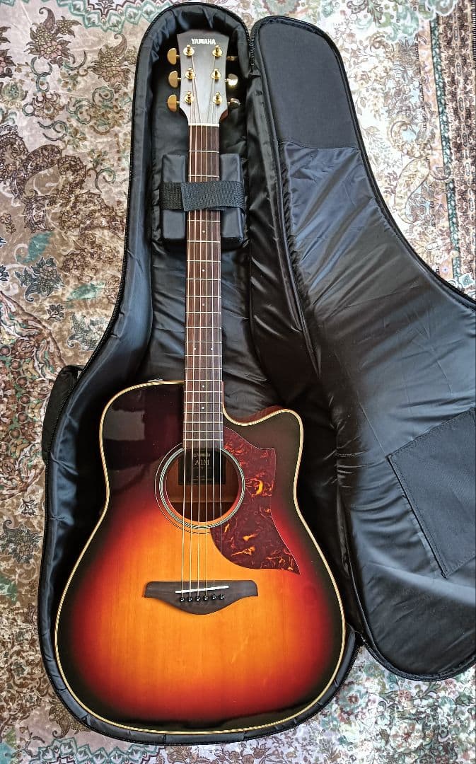 ヤマハ　エレアコ　ギター　A1M