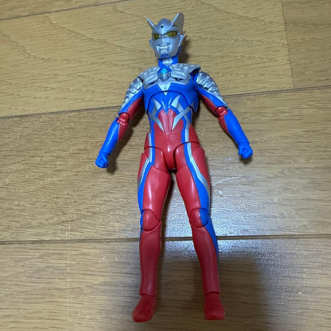 フィギュアーツ　テクターギアゼロ　ウルトラマンゼロ
