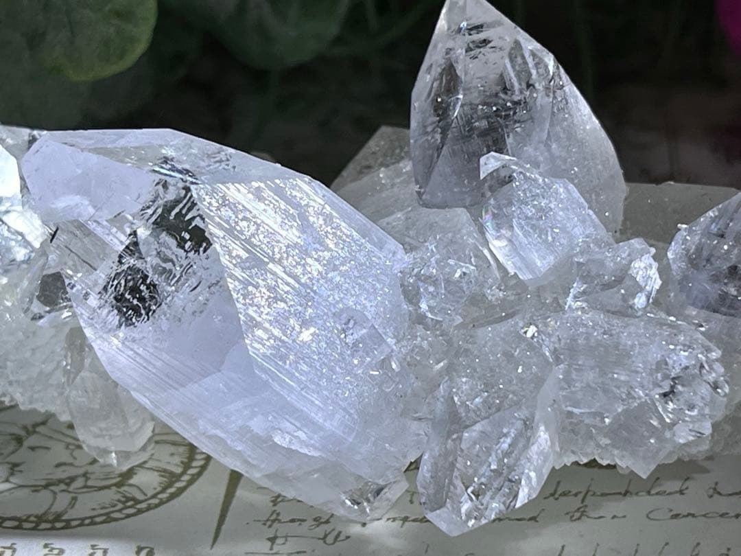 カルセドニー共生　天使の水晶　レインボー　アポフィライト　原石　クラスター