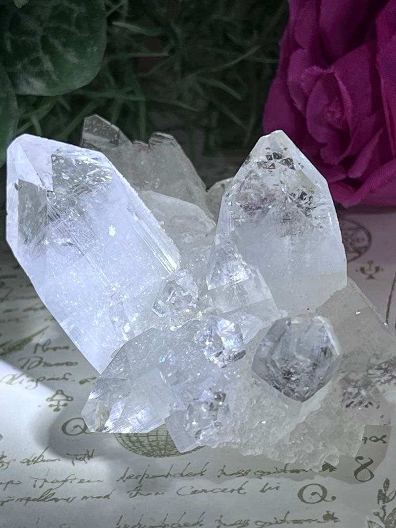 カルセドニー共生　天使の水晶　レインボー　アポフィライト　原石　クラスター