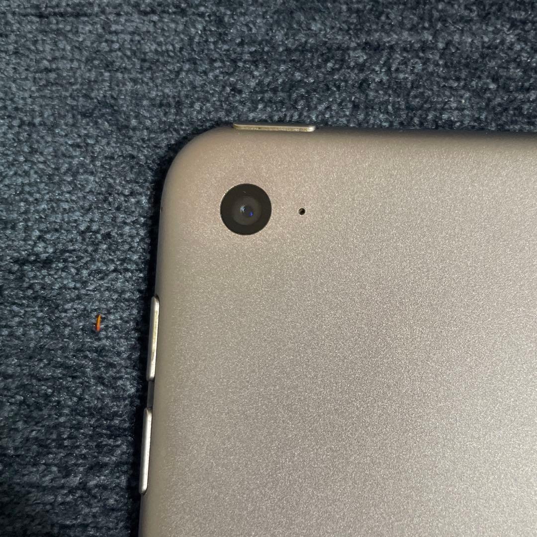 Apple iPad Air 第2世代　64GB シルバー 本体　箱あり