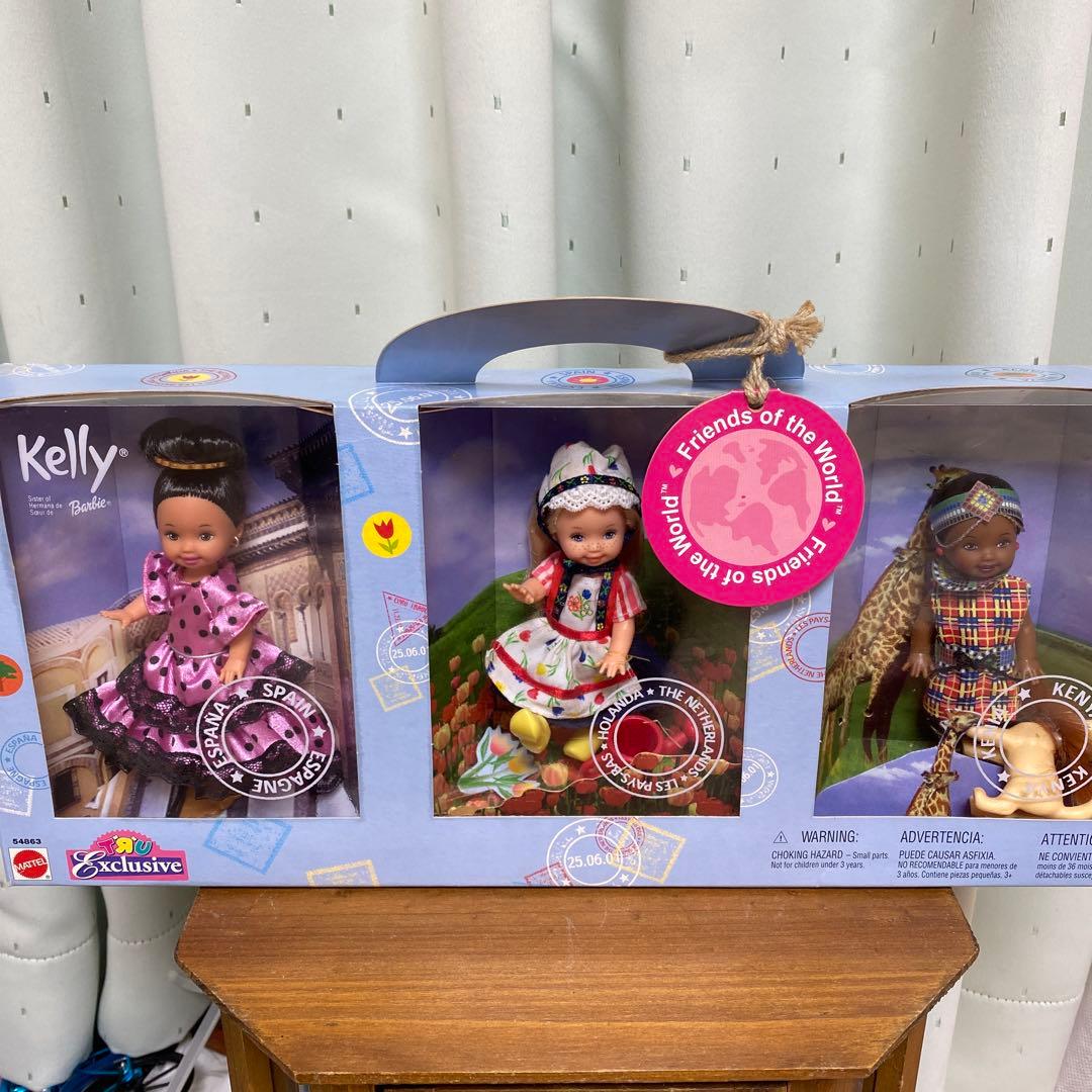 バービー人形、ケリー三体