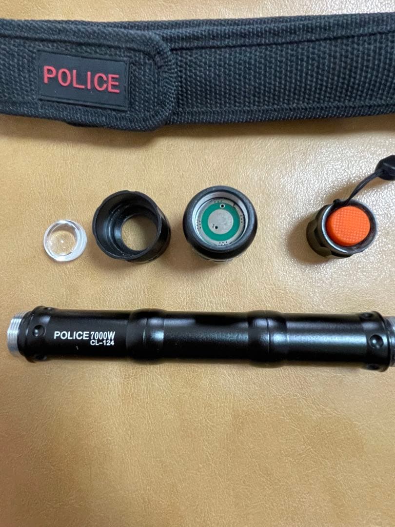 POLICE 7000W CL-124 ハンディライト　懐中電灯　ジャンク品
