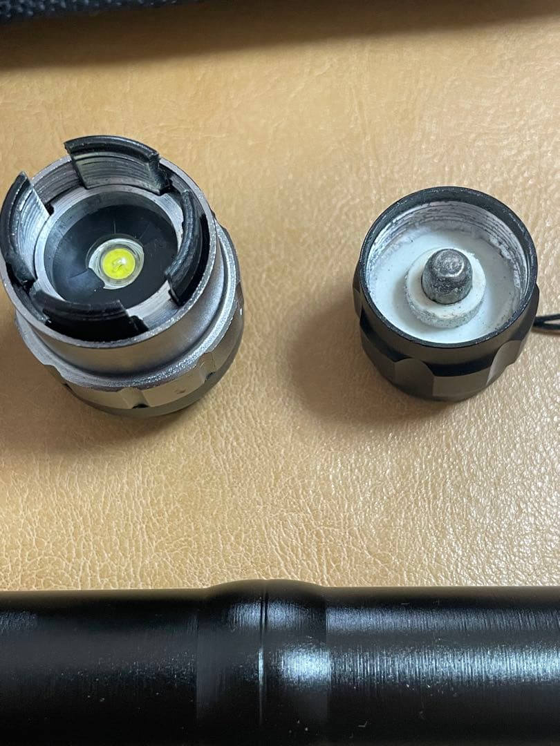 POLICE 7000W CL-124 ハンディライト　懐中電灯　ジャンク品