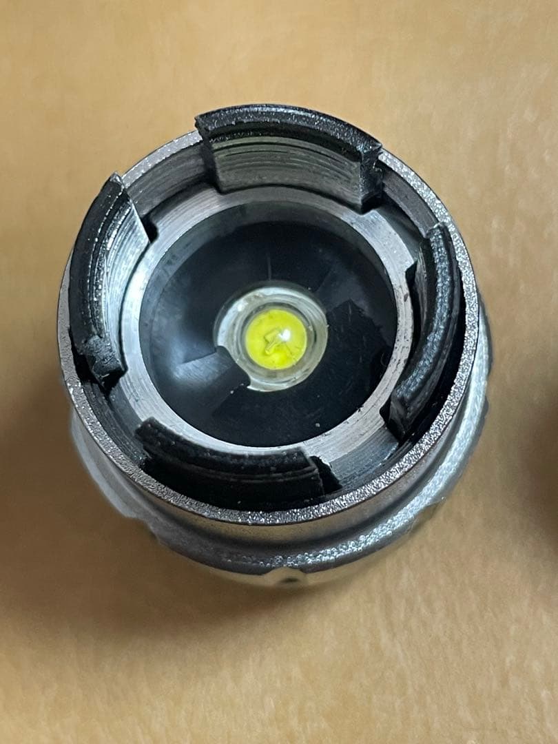 POLICE 7000W CL-124 ハンディライト　懐中電灯　ジャンク品