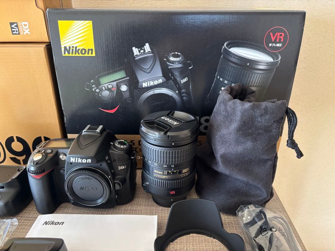 Nikon D90 18-200レンズキット デジタル一眼レフカメラ