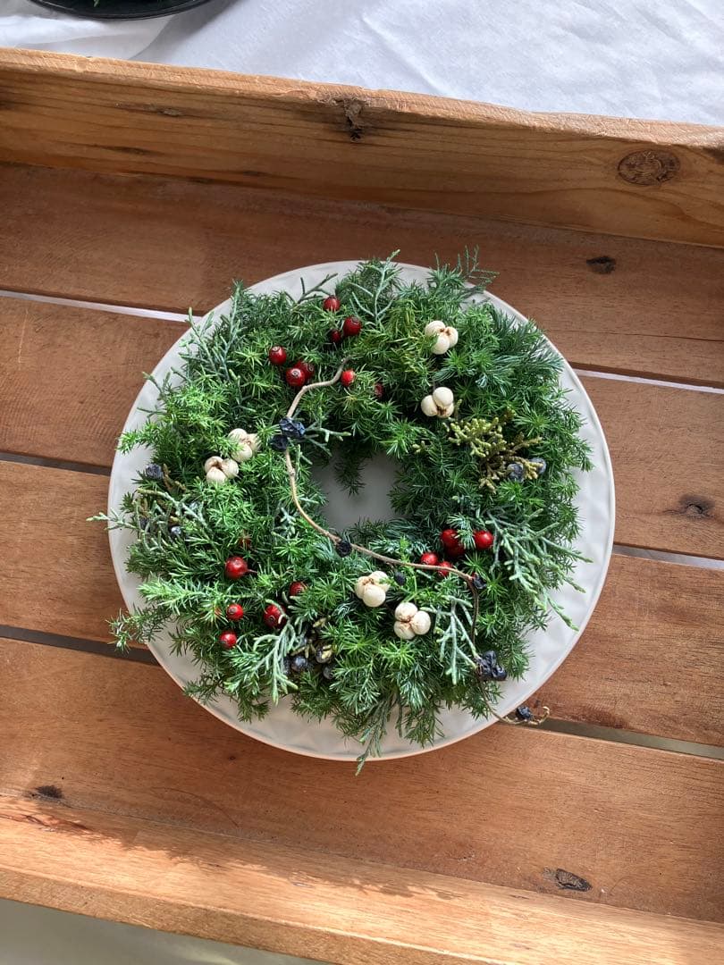 コニファーグリーンと木ノ実のクリスマスリース✴︎冬リース