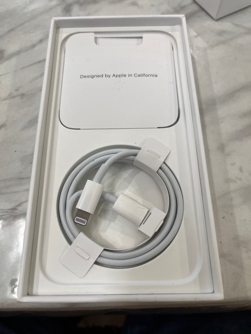 iPhone14 128GB Starlight SIMフリー　初期化済み