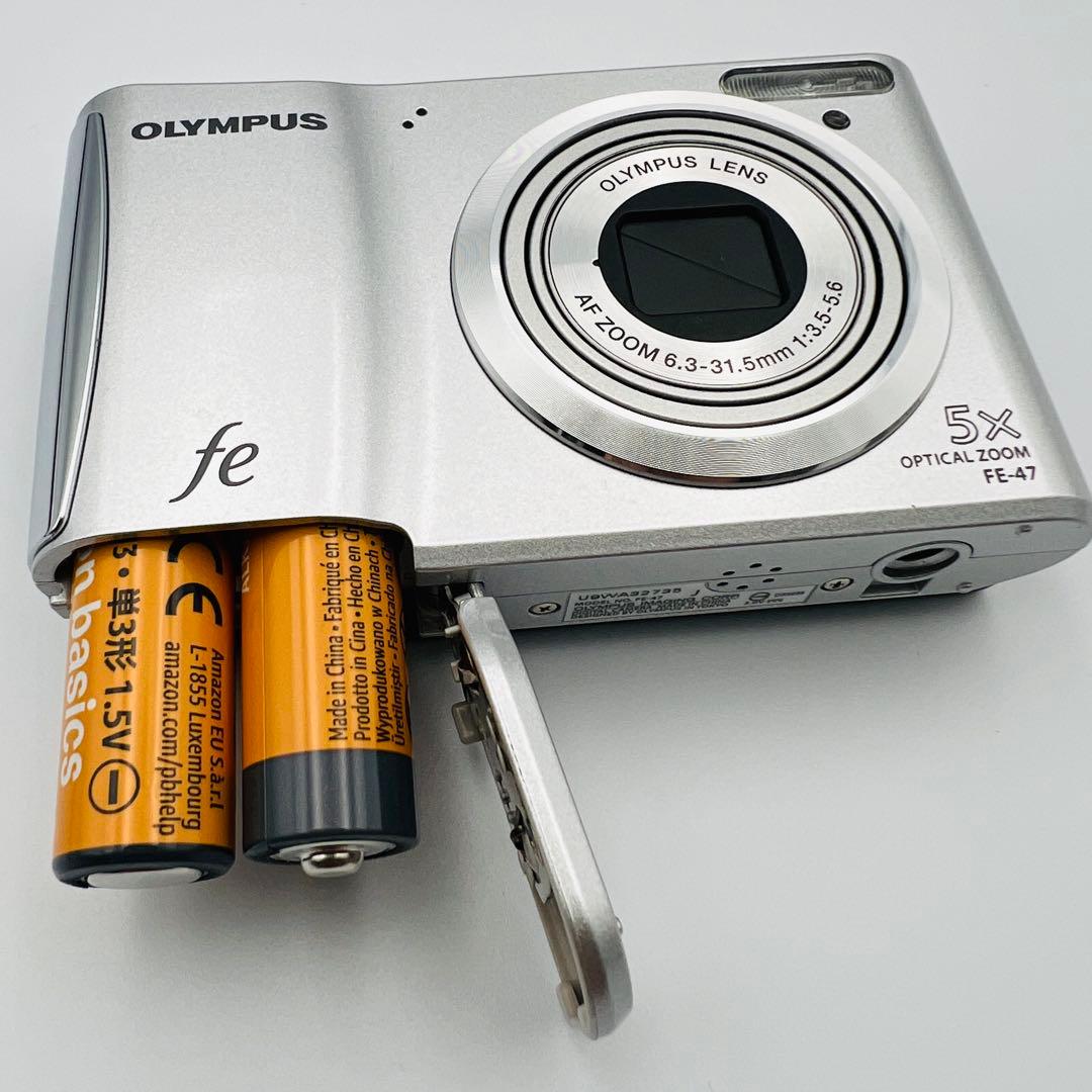 【美品】コンデジ OLYMPUS FE-47 シルバー 箱付き　単三電池で動く