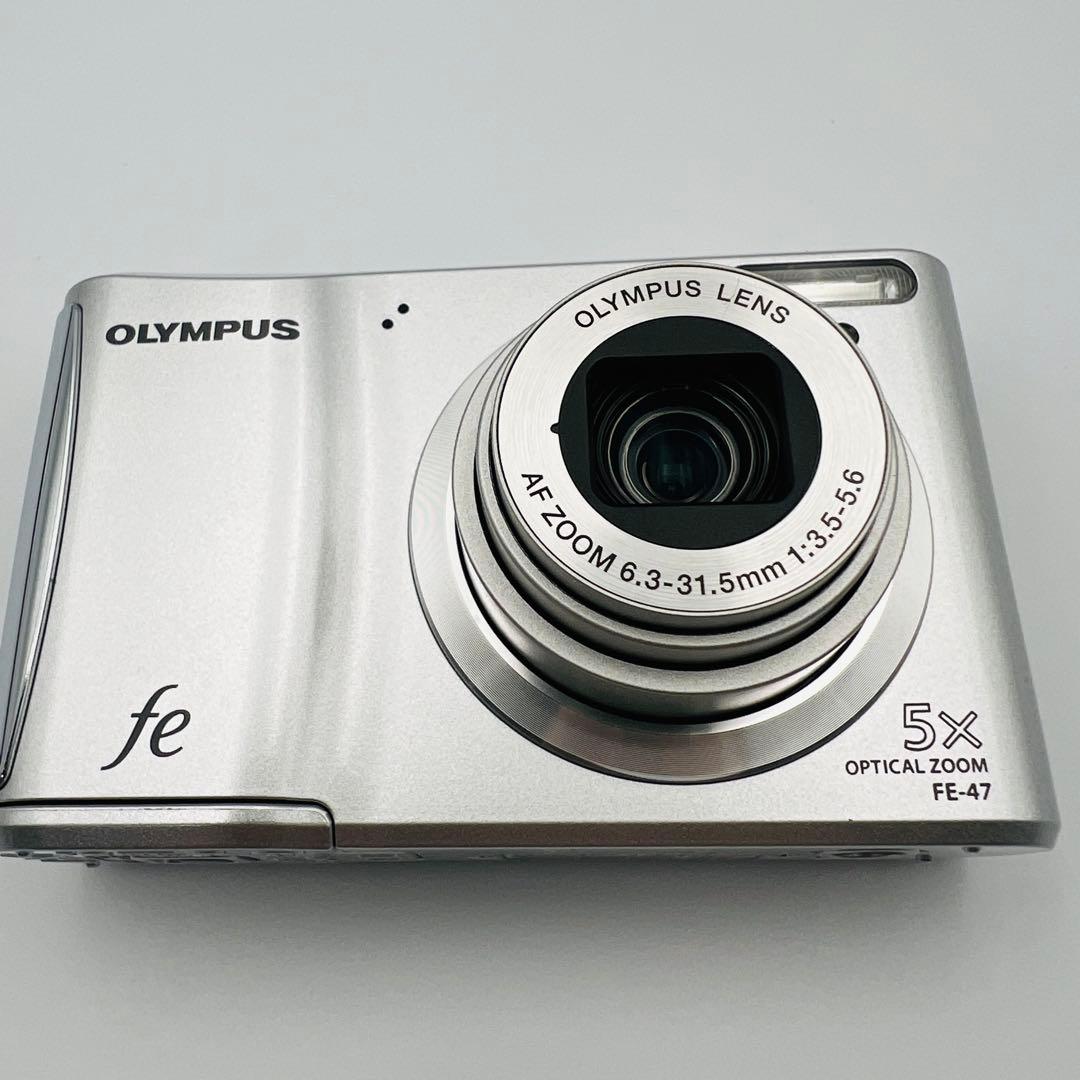 【美品】コンデジ OLYMPUS FE-47 シルバー 箱付き　単三電池で動く