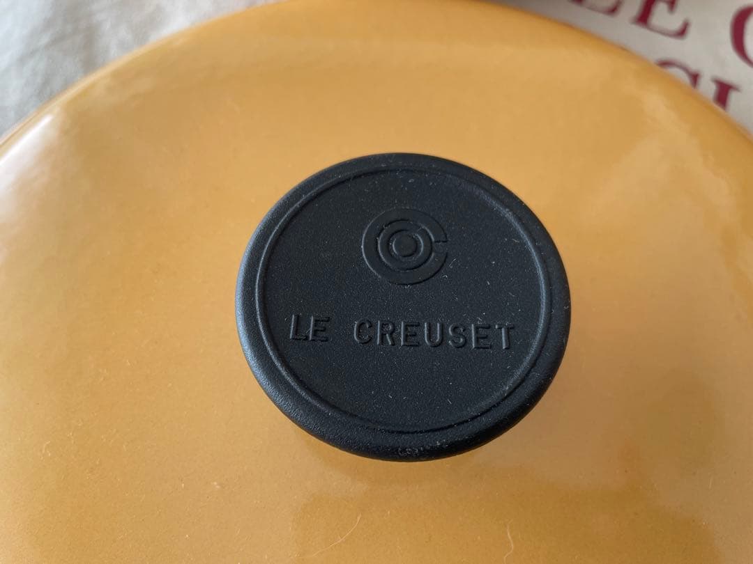m*i様 ＊＊ビュッフェ・キャセロール２６cm　ル・クルーゼ＊＊中古 サフランイ