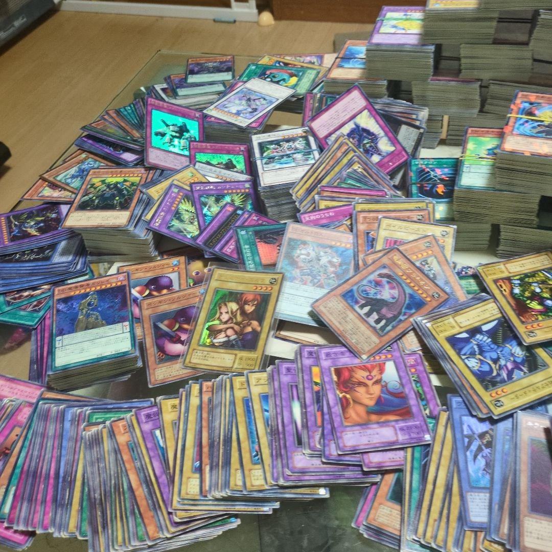 遊戯王引退品初期多数約8000枚初期2期300〜500枚