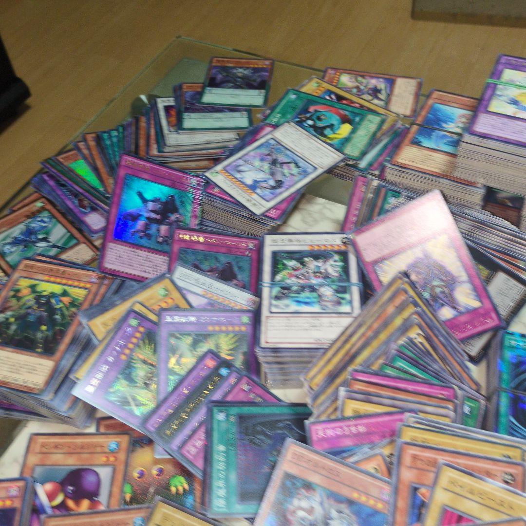 遊戯王引退品初期多数約8000枚初期2期300〜500枚