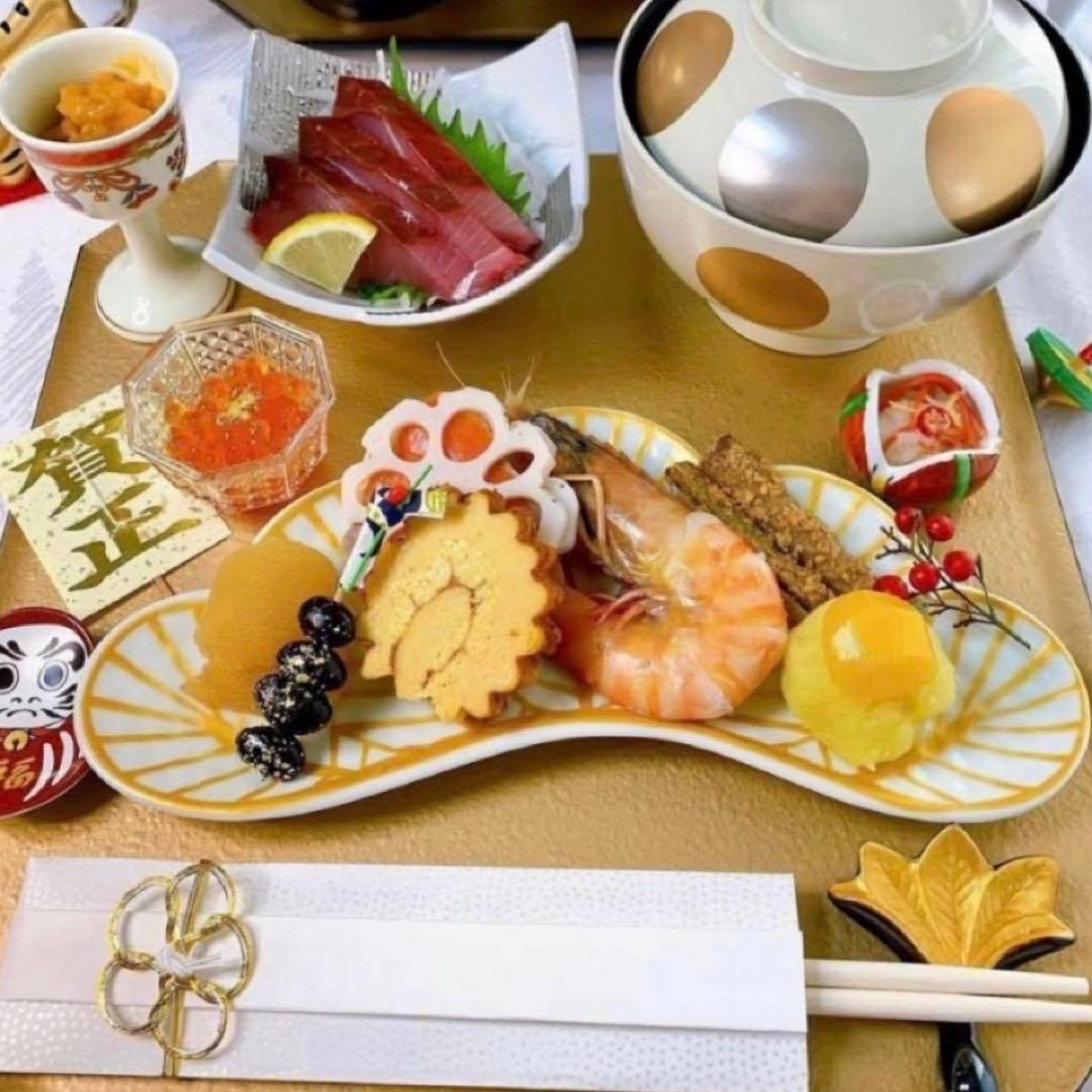 【新品】【大人気】有田焼幸楽窯　錦白金松葉形前菜皿3枚セット　縁起物