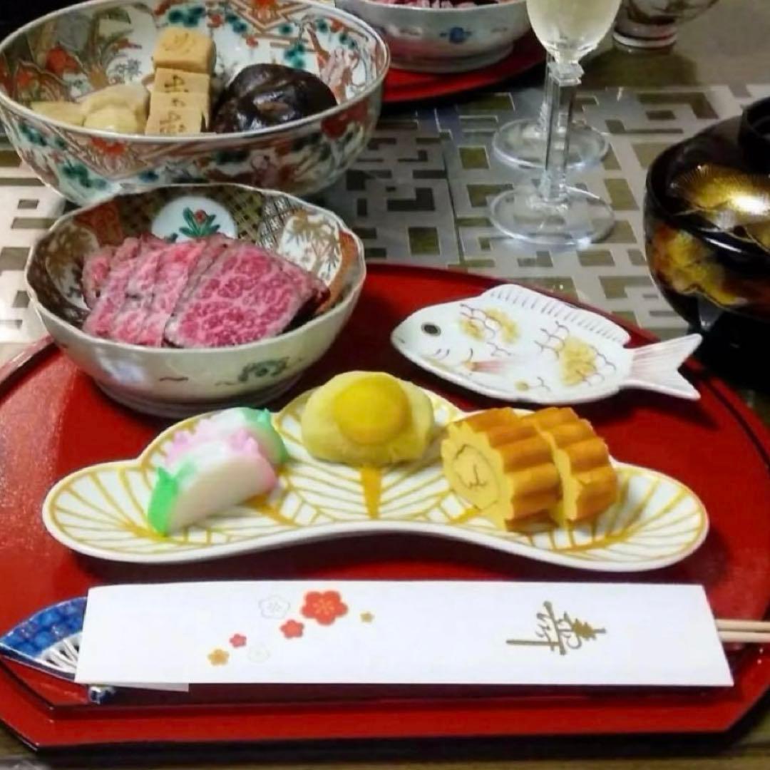 【新品】【大人気】有田焼幸楽窯　錦白金松葉形前菜皿3枚セット　縁起物