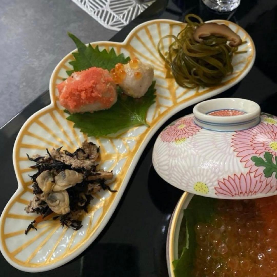 【新品】【大人気】有田焼幸楽窯　錦白金松葉形前菜皿3枚セット　縁起物