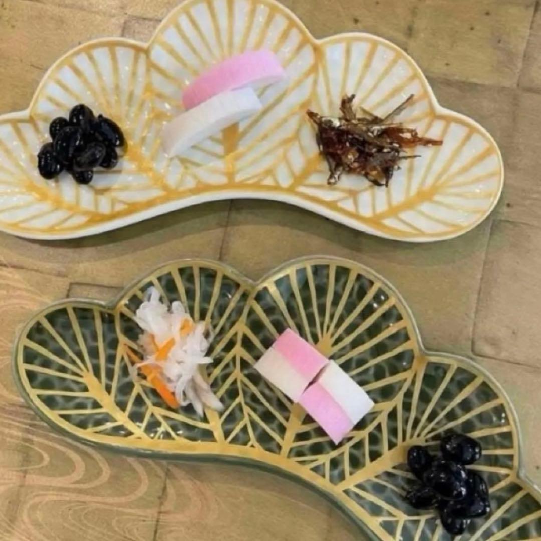 【新品】【大人気】有田焼幸楽窯　錦白金松葉形前菜皿3枚セット　縁起物