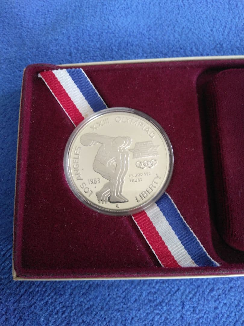 ロサンゼルスオリンピック記念銀貨　SV900 プルーフ　26.73gケース入り