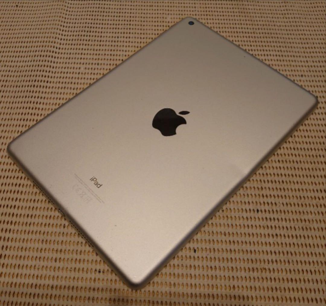 WXRJF完動品iPad第6世代(A1893)本体128GBシルバー送料込