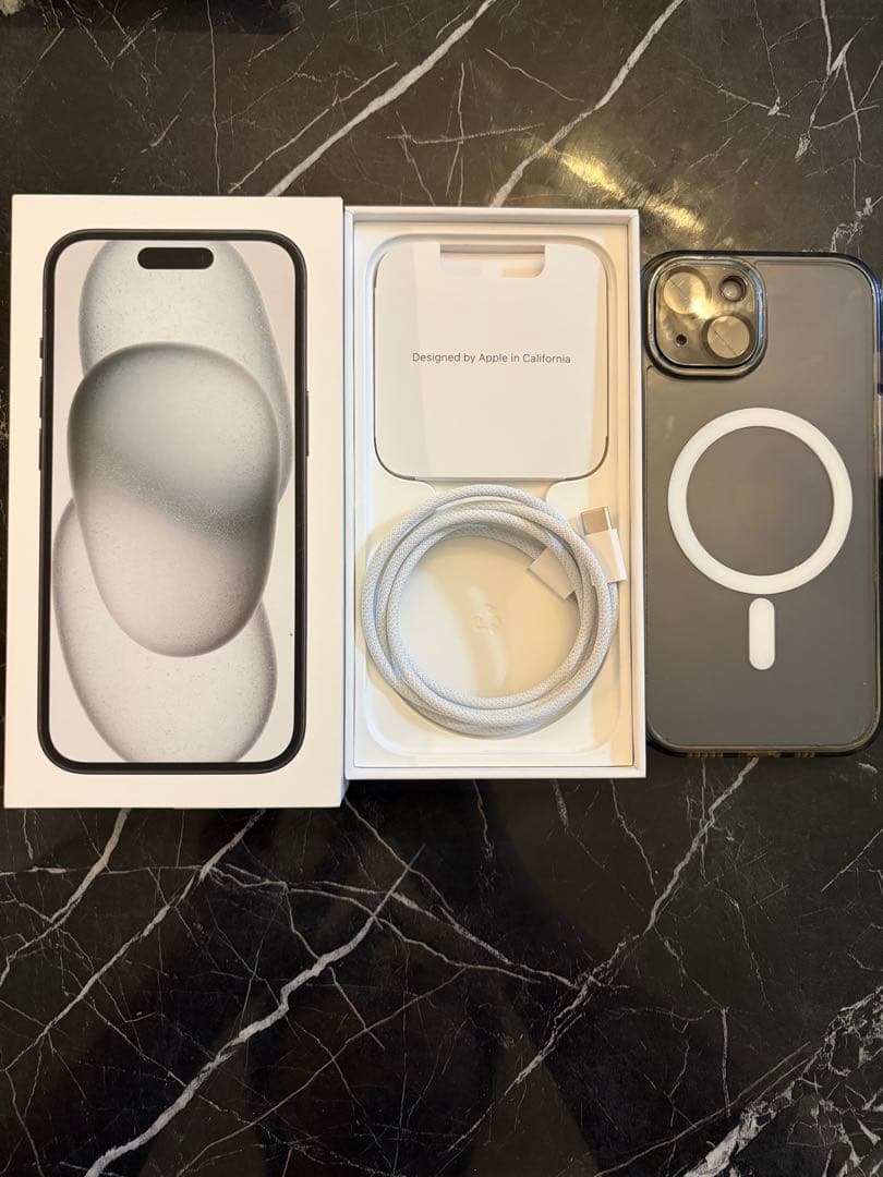 ア*イ様 iPhone15 128GB ブラックバッテリー94%美品SIMロック