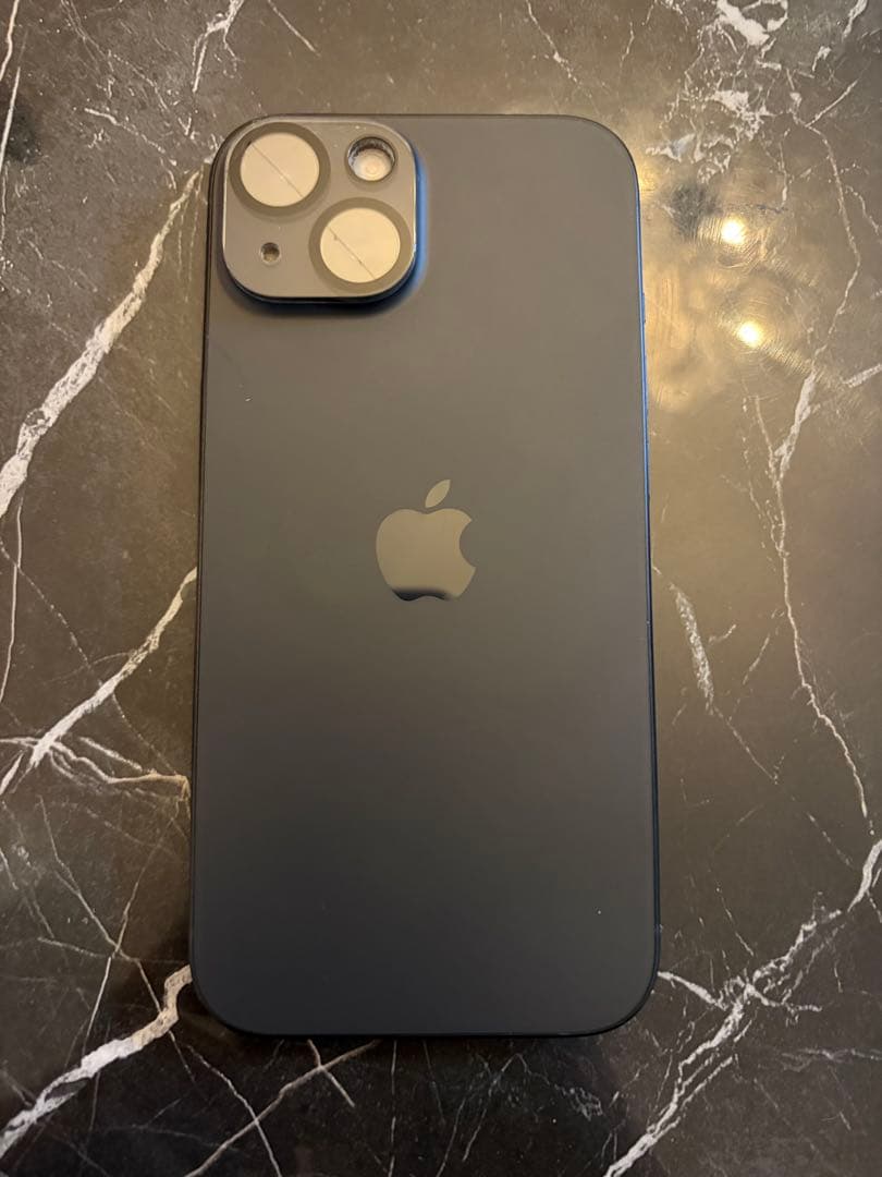 ア*イ様 iPhone15 128GB ブラックバッテリー94%美品SIMロック
