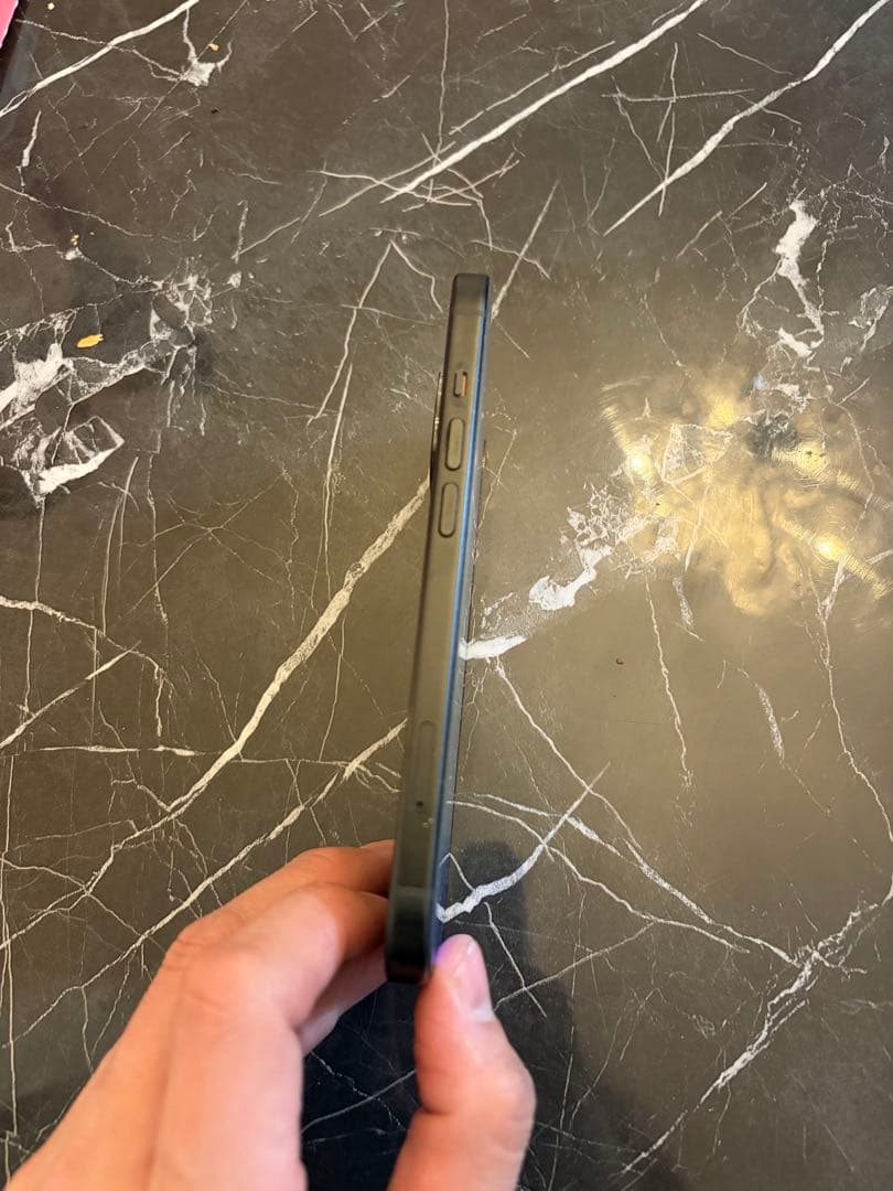 ア*イ様 iPhone15 128GB ブラックバッテリー94%美品SIMロック