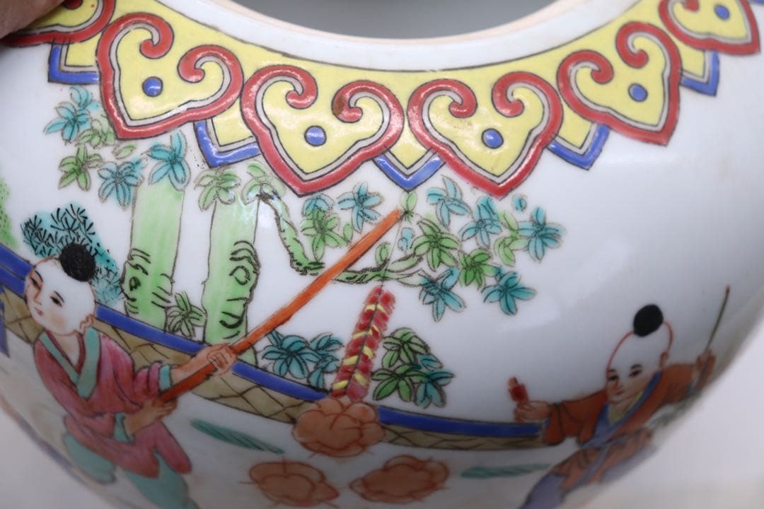 中国　粉彩　唐子　大壺　送料込み250423