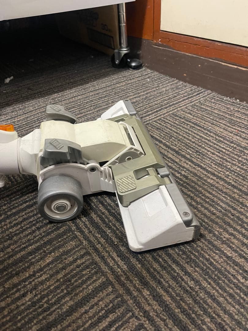 Dyson DC08T ALLERGYサイクロン式キャニスター掃除機です。